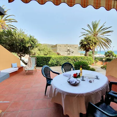 Graziosa Villetta Vista Mare Willa Solanas (Cagliari)